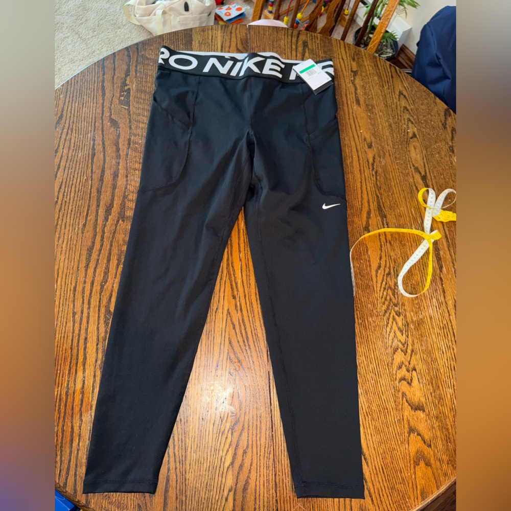 NWT Nike Pro Legging